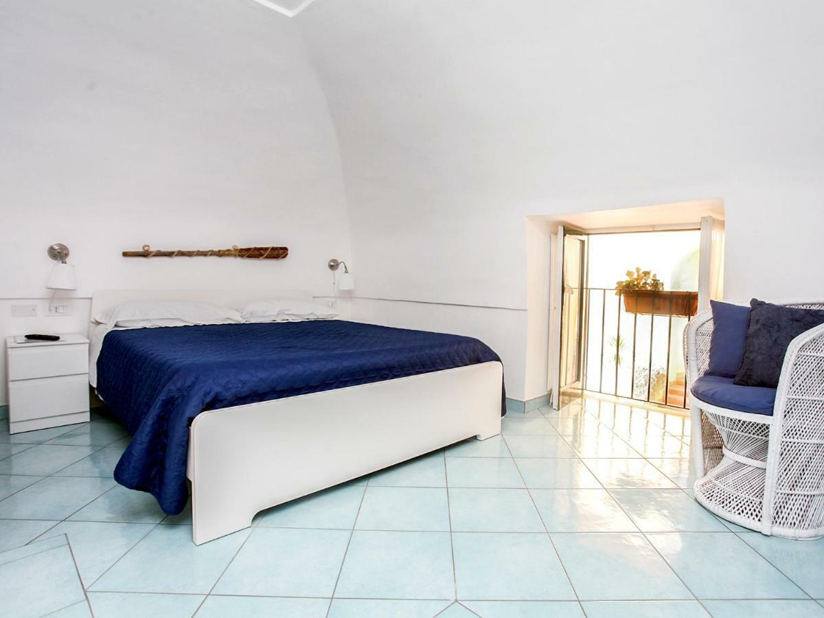 B&B La Grotta Marina Вико-Экуенсе Экстерьер фото